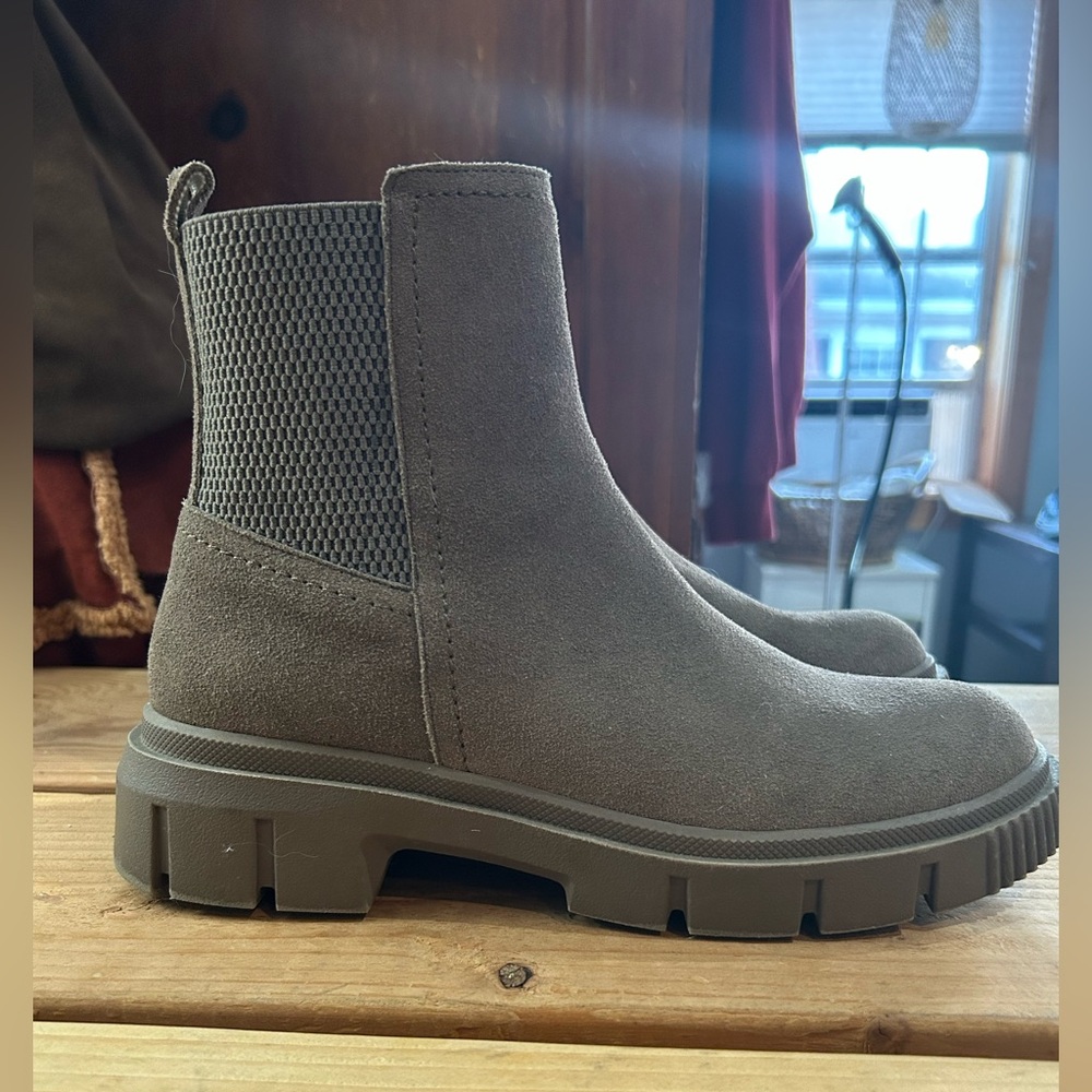 BLONDO Bandit Waterproof Ankle Boots Suede‎ Taupe 8.5